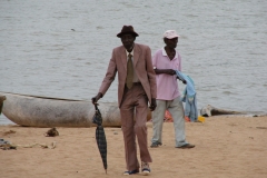 Feiner Herr am Strand in Nkhata Bay.